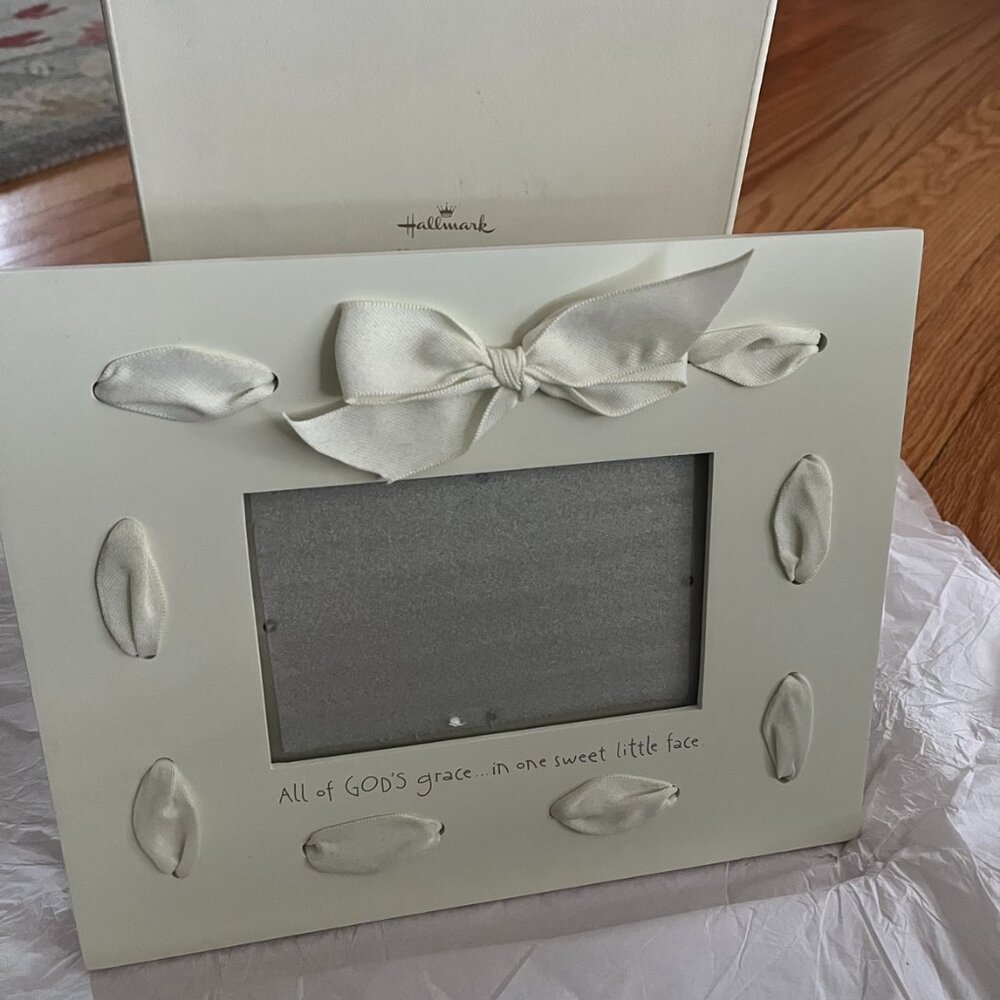 HALLMARK child All God's Grace in One Sweet Face ribbon Picture Frame
